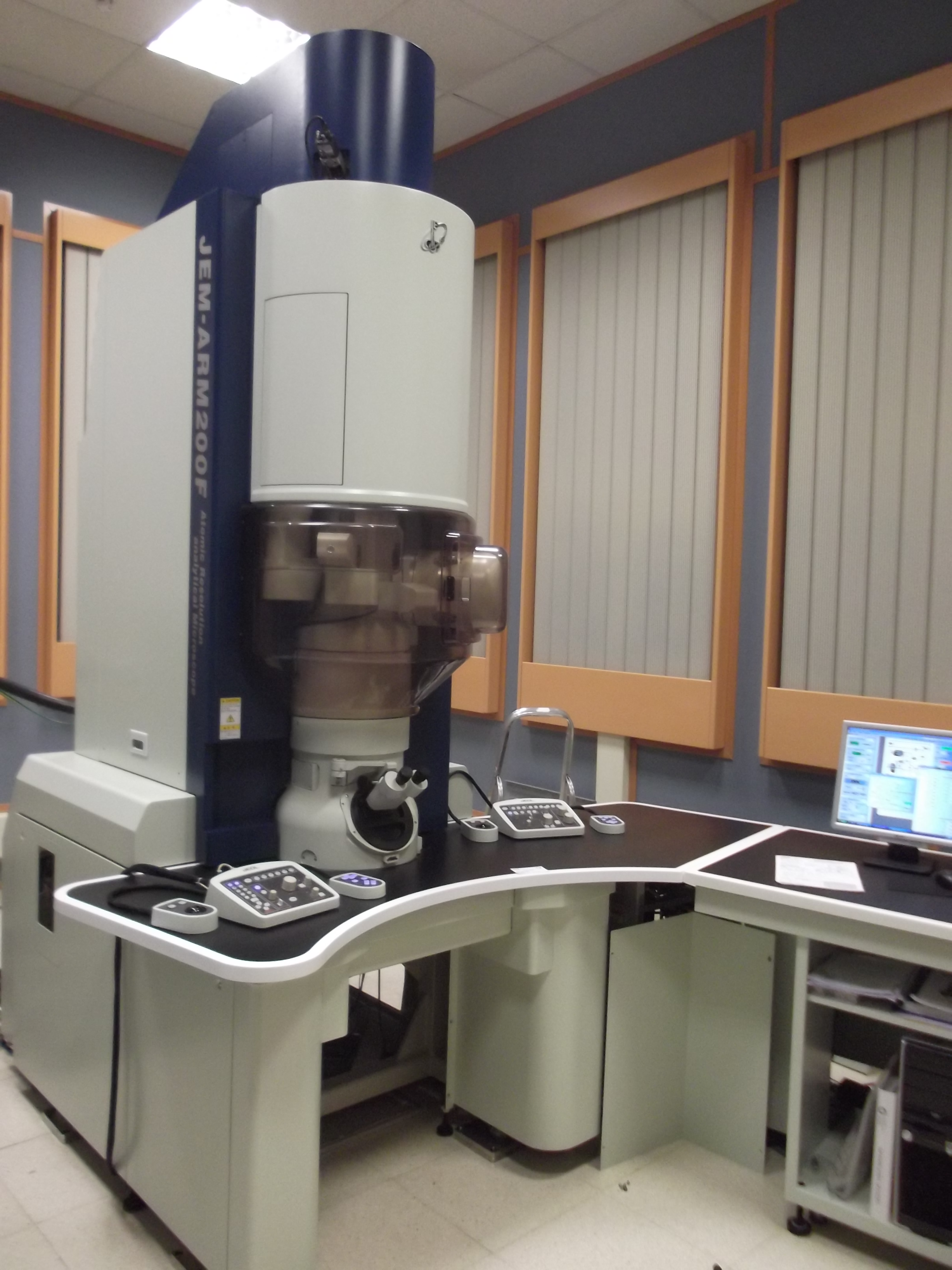 Acceso a las instalaciones singulares ICTS-ELECMI